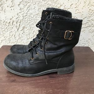 SOLD ✔️ shoedazzle size 8 combat boots